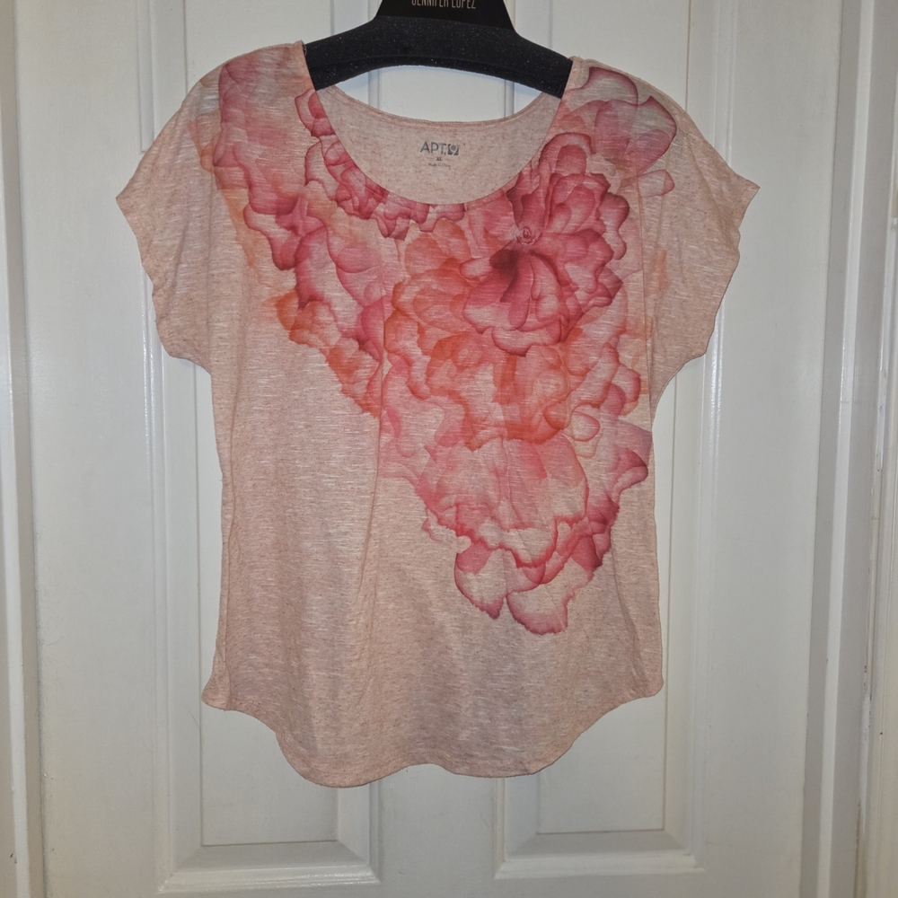 Apt. 9 Women's Pink and Coral Floral Short Sleeve Tee.  Size XL.